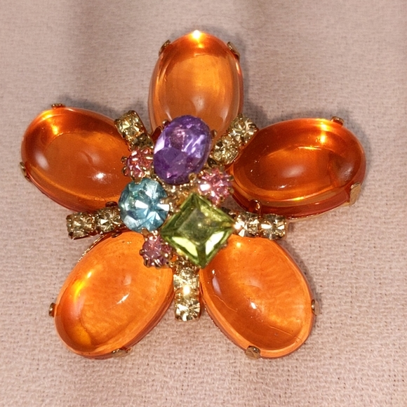 🇨🇦 Cabochon Diamonté Brooch - Picture 3 of 5